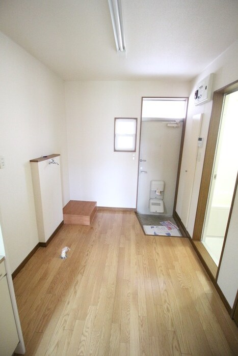 物件内観写真15　(廊下)