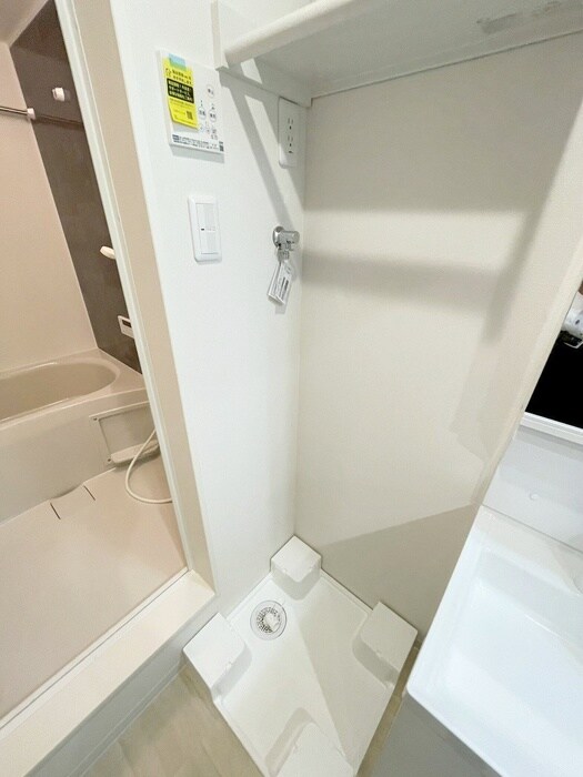 物件内観写真12　(洗濯機置場)