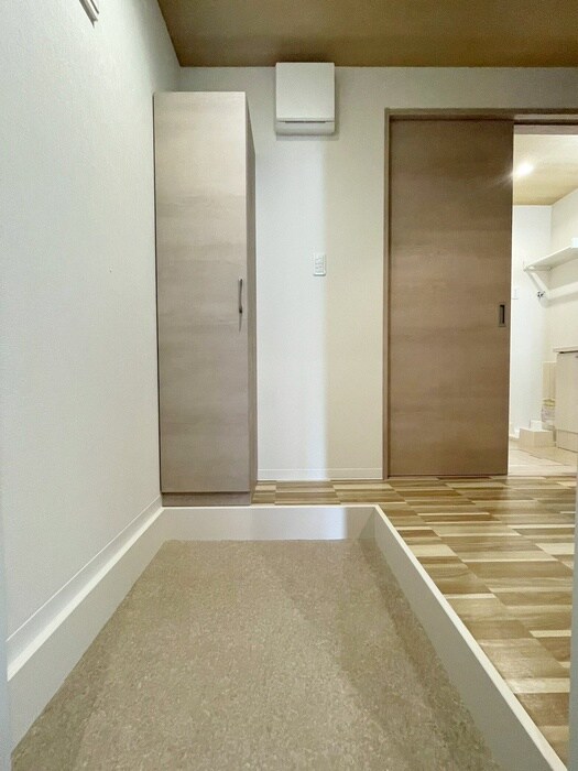 物件内観写真14　(玄関)