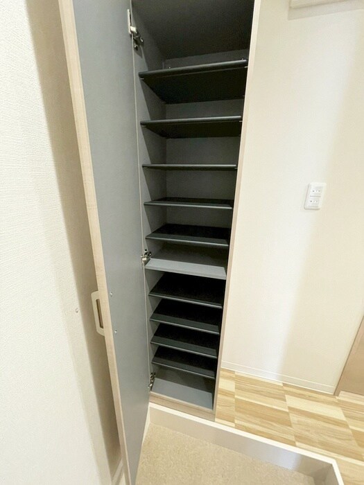 物件内観写真15　(靴箱)