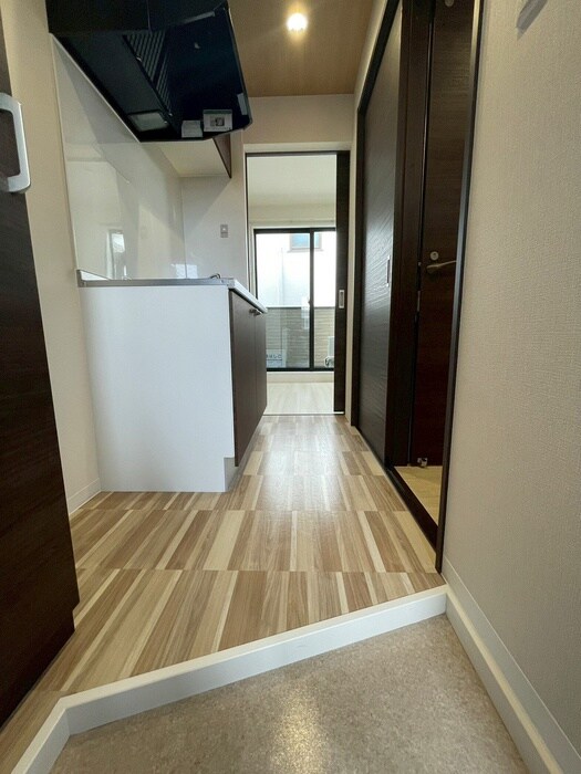 物件内観写真16　(玄関)