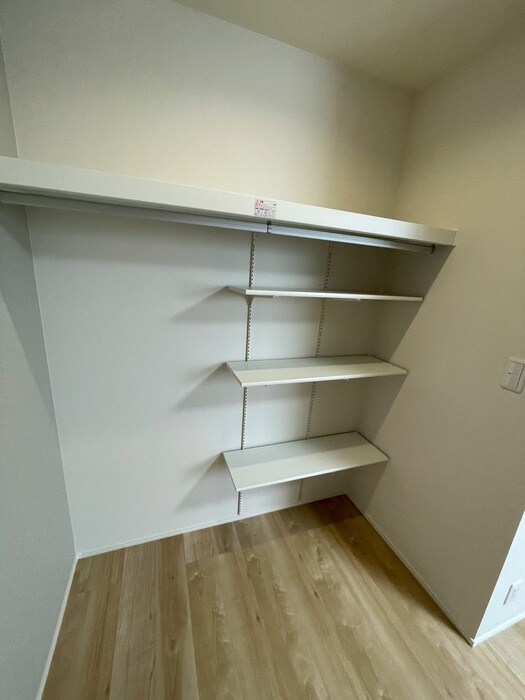 物件内観写真18　(収納)