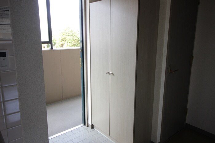 物件内観写真16　(玄関)