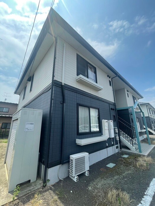 物件外観写真4　(エントランス部分)