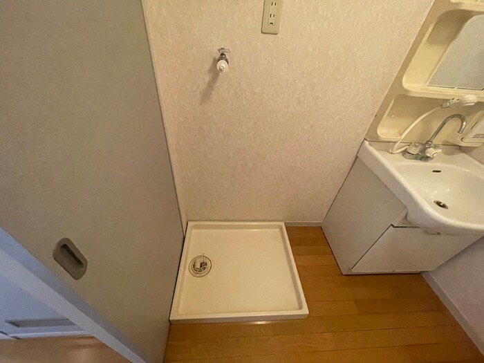 物件内観写真13　(洗濯機置場)