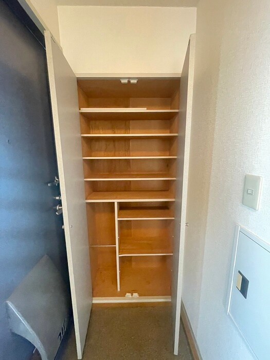 物件内観写真15　(靴箱)