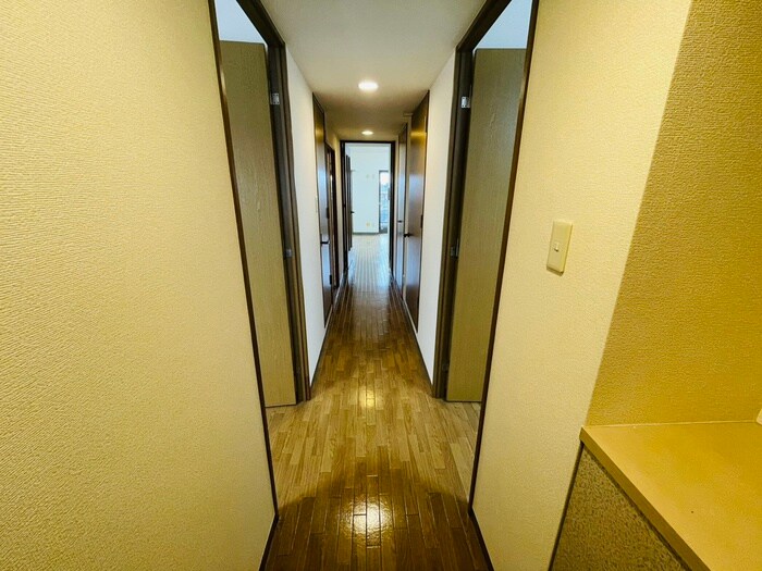 物件内観写真11　(廊下)