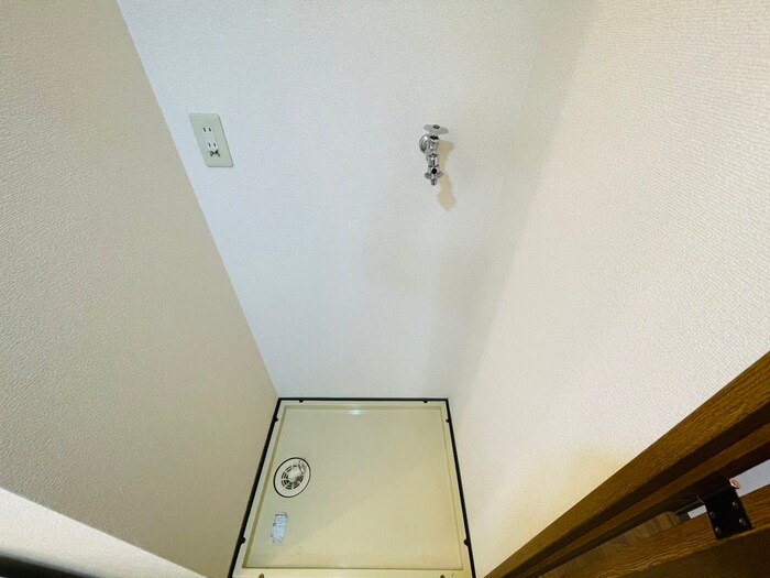 物件内観写真18　(洗濯機置場)