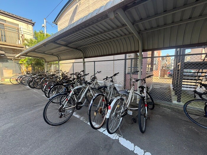 物件外観写真3　(駐輪場)