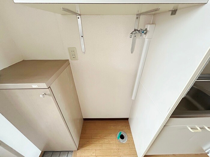 物件内観写真14　(洗濯機置場)