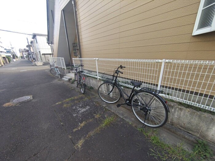 物件外観写真6　(駐輪場)