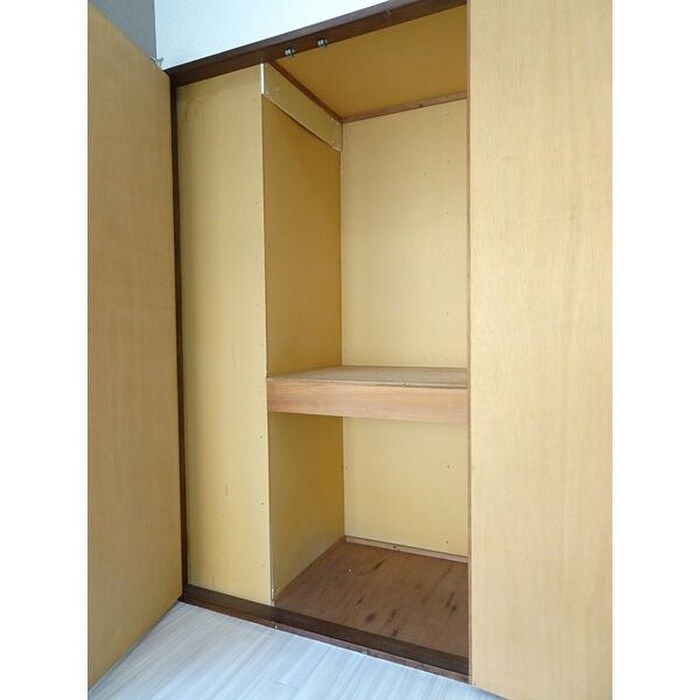 物件内観写真12　(収納)