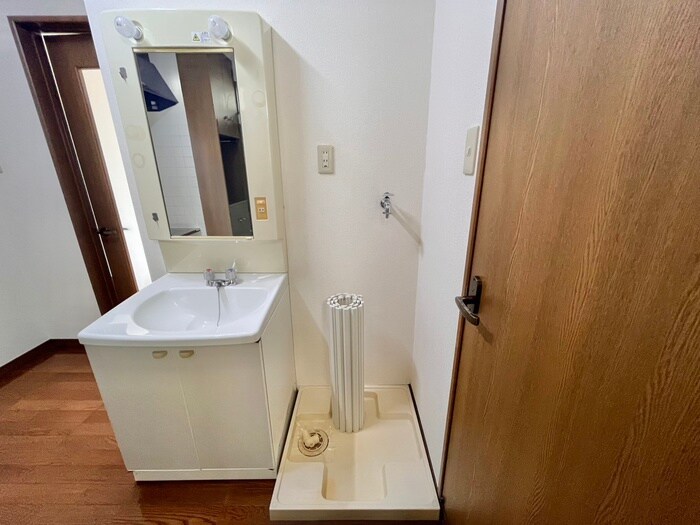 物件内観写真15　(洗濯機置場)