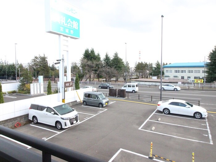 物件内観写真16　(室内からの展望)