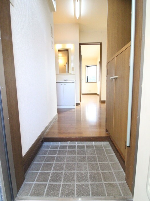 物件内観写真17　(玄関)