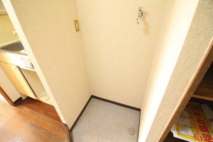 物件内観写真20　(洗濯機置場)