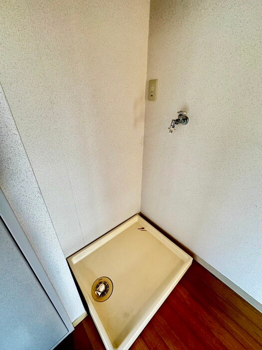 物件内観写真15　(洗濯機置場)