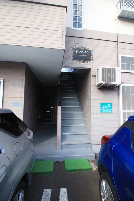 物件外観写真3　(エントランス部分)