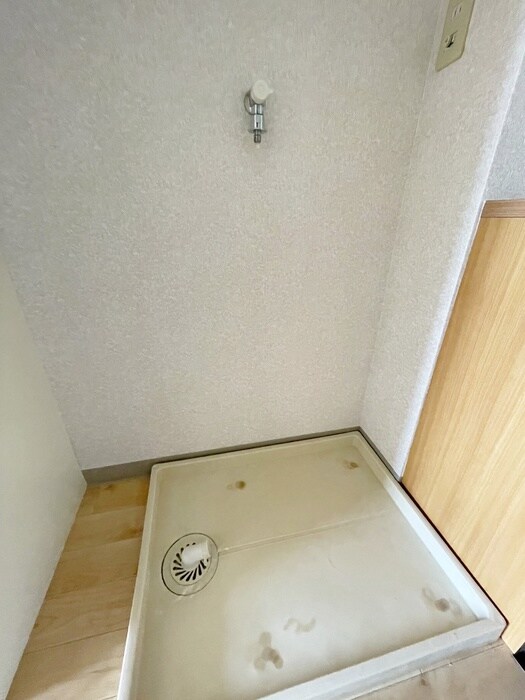 物件内観写真12　(洗濯機置場)