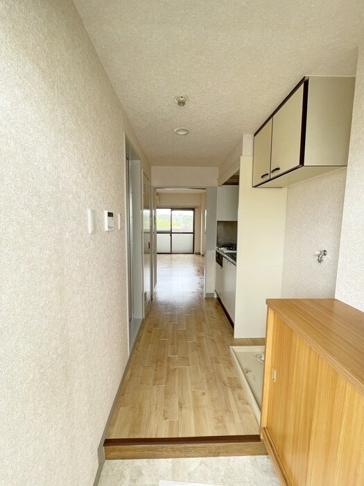 物件内観写真18　(廊下)