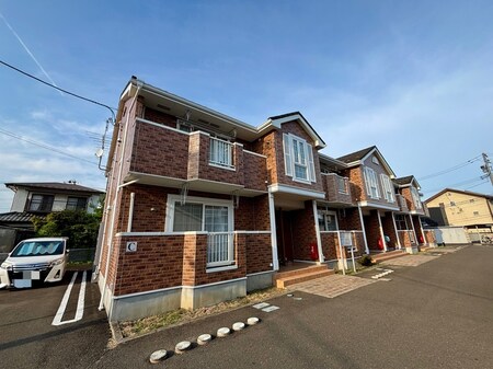 メゾン・サントウC棟外観写真