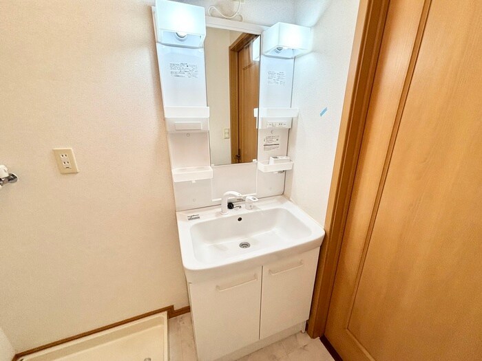 物件内観写真13　(洗面)