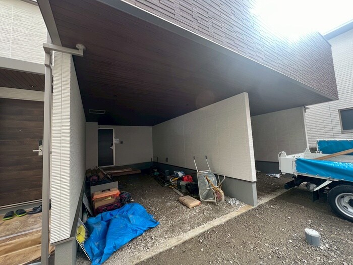 物件外観写真3　(駐車場)