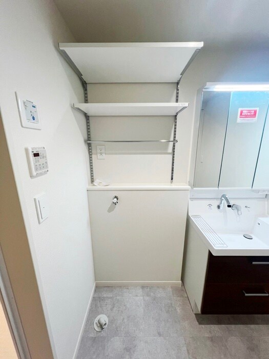 物件内観写真16　(洗濯機置場)