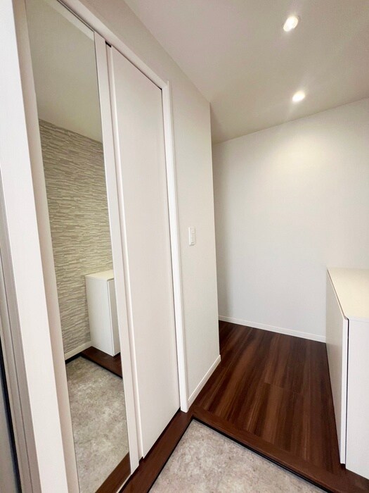 物件内観写真19　(玄関)