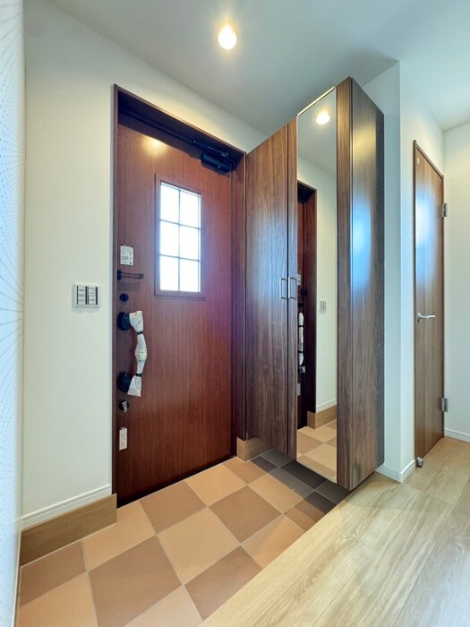 物件内観写真19　(玄関)