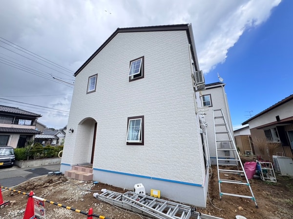 建築中