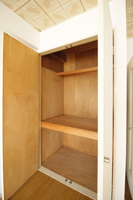 物件内観写真10　(収納)