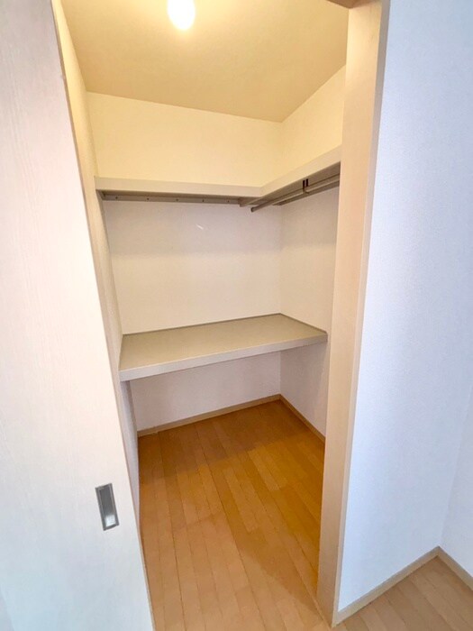 物件内観写真10　(収納)