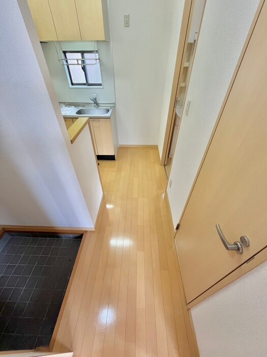 物件内観写真17　(廊下)