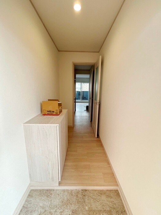 物件内観写真14　(玄関)