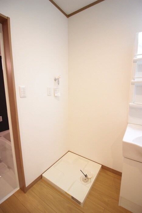 物件内観写真14　(洗濯機置場)