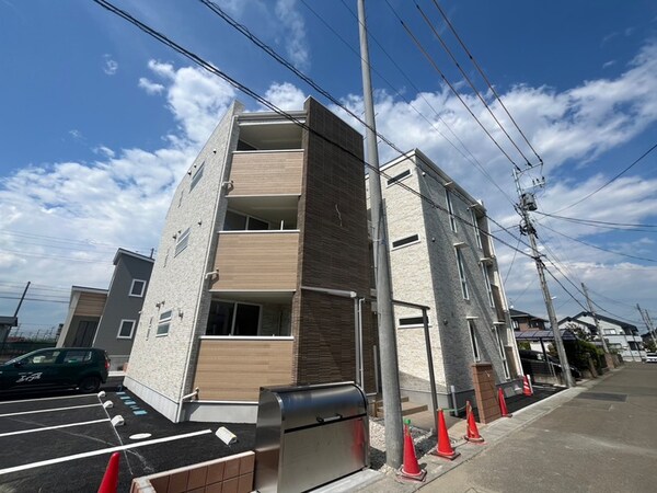 建築中