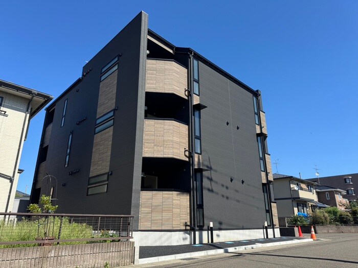 物件外観写真3　(外観写真)