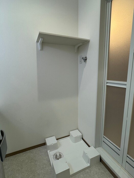 物件内観写真17　(洗濯機置場)