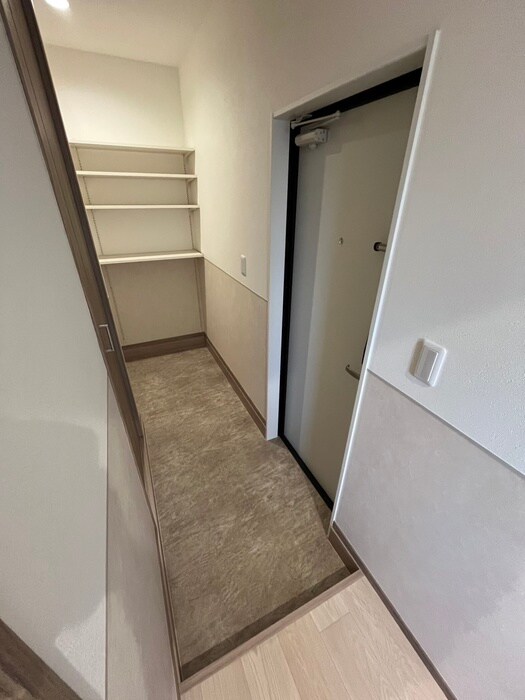 物件内観写真17　(玄関)