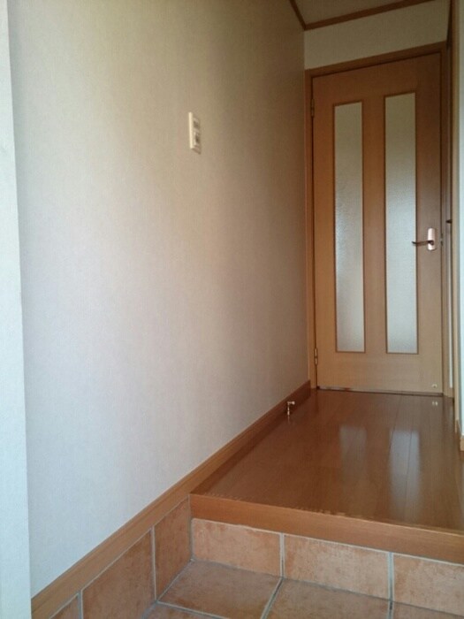 物件内観写真14　(玄関)