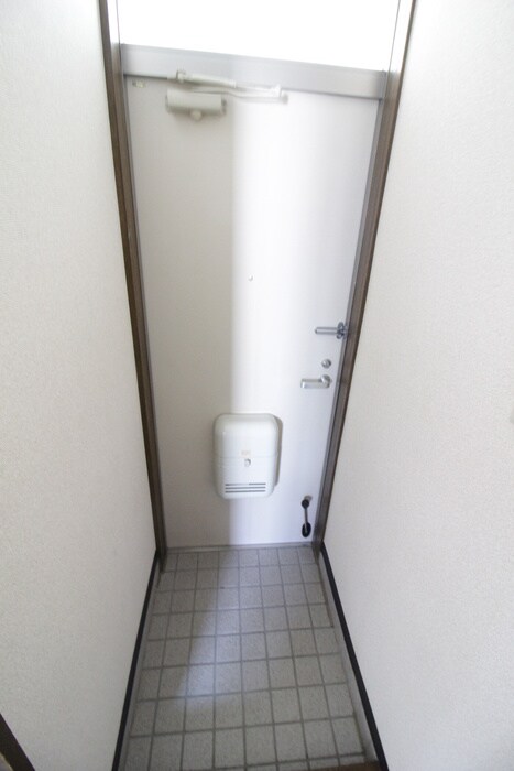 物件内観写真7　(玄関)