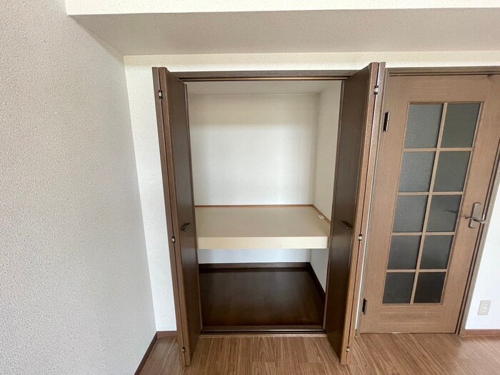 物件内観写真12　(収納)