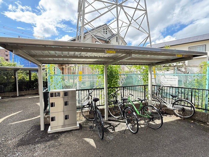 物件外観写真3　(駐輪場)