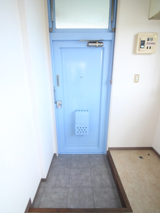 物件内観写真16　(玄関)