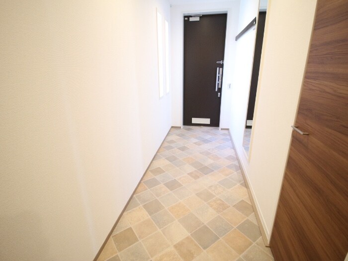 物件内観写真17　(玄関)
