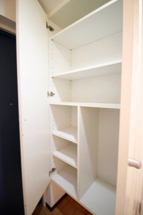 物件内観写真18　(靴箱)