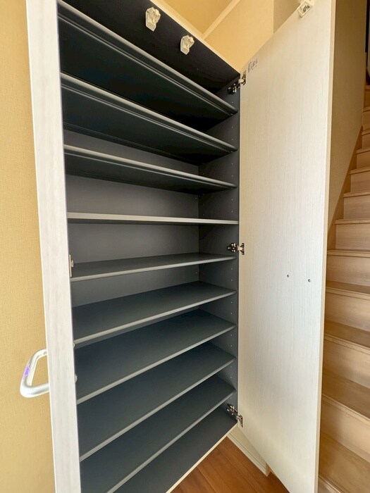 物件内観写真15　(靴箱)