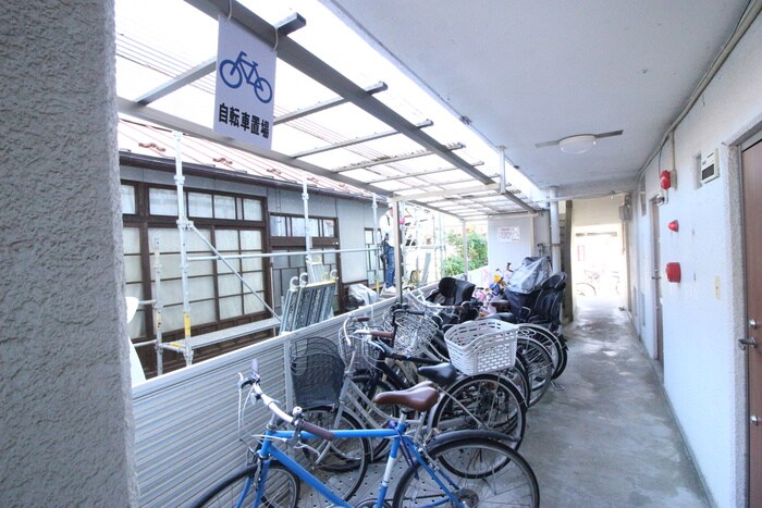 物件外観写真6　(駐輪場)