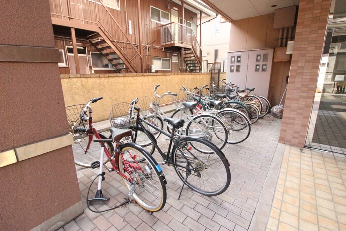 物件外観写真6　(駐輪場)